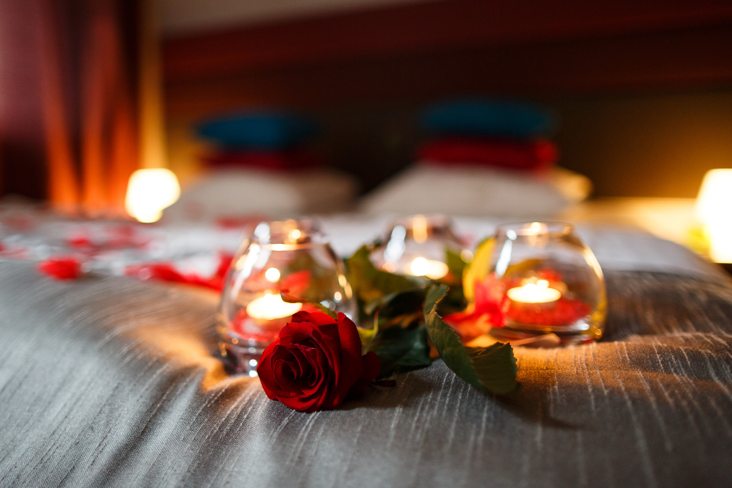 Romantic,Valentines,Day,Evening.,Romantic,Night.,Rose,And,Candles,On